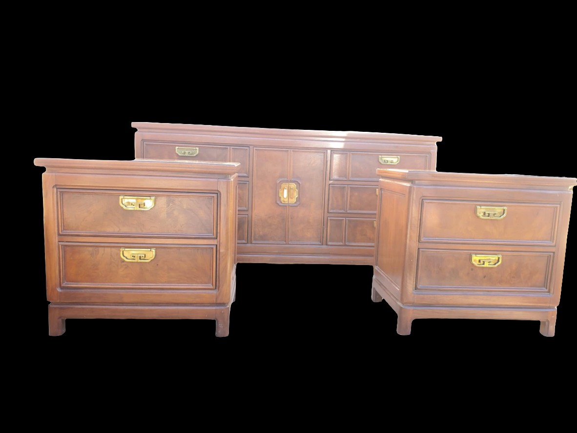 SOLD**SOLD**Chinoiserie Thomasville Vintage Nightstands